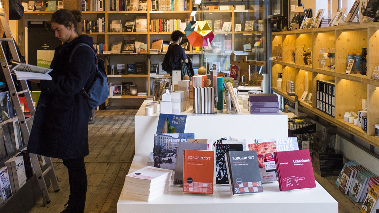 Τα-φθηνά-βιβλία-ενισχύουν-τη-φιλαναγνωσία;