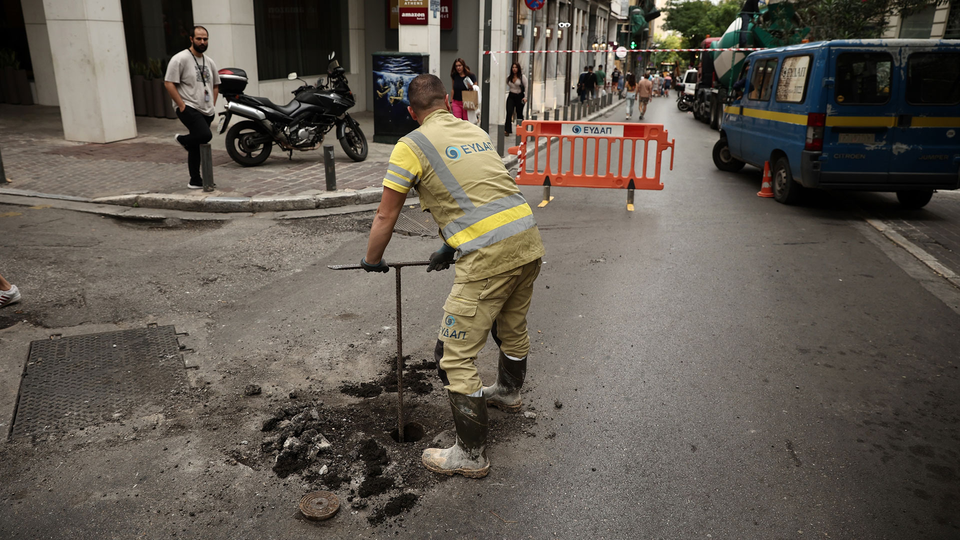 ΕΥΔΑΠ:-Κάθε-μέρα-βλάβες-σε-20-διαφορετικά-σημεία-της-Αττικής-–-«Λίφτινγκ»-στο-δίκτυο-ύδρευσης