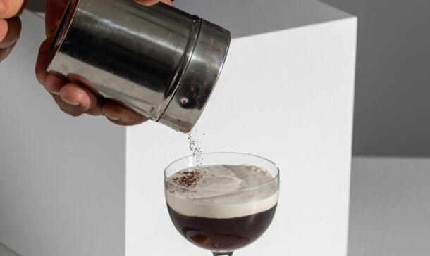 cold-brew-τιραμισού:-ένα-viral-ρόφημα-και-επιδόρπιο-μαζί