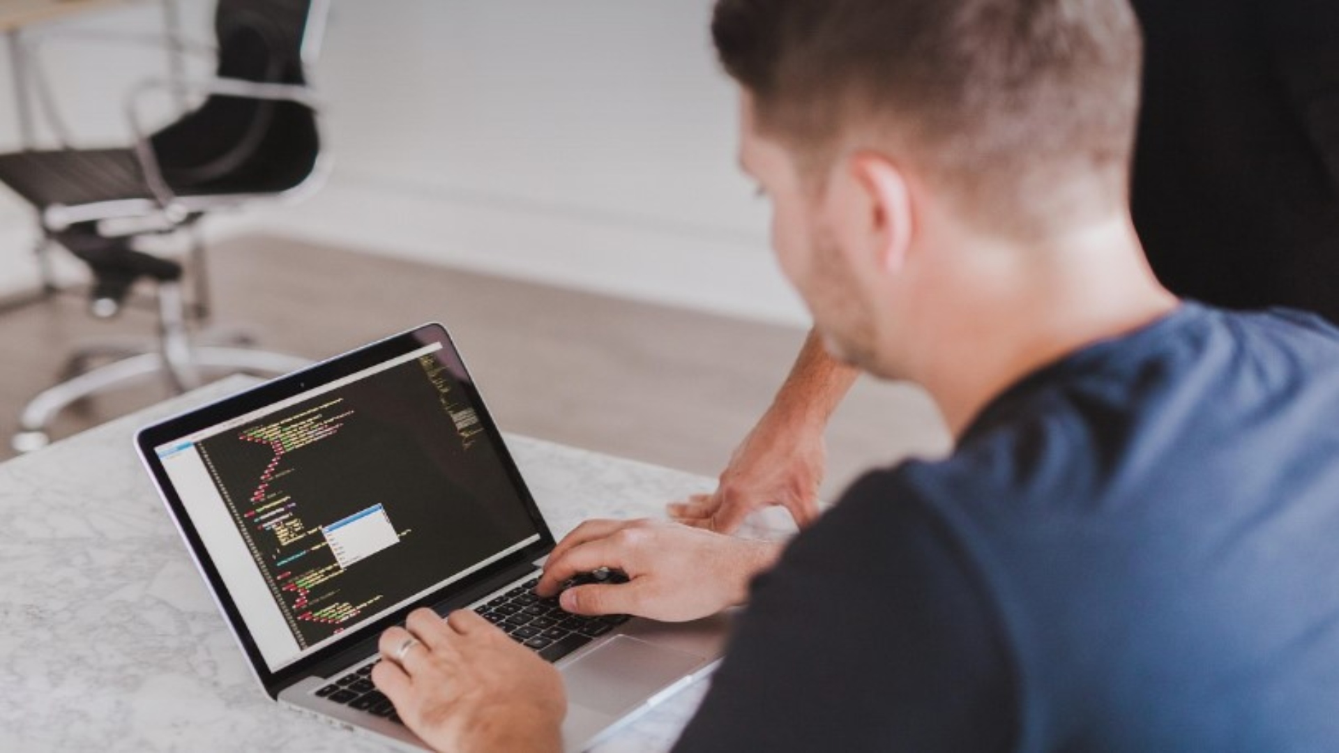 Σκωτία:-Η-τετραήμερη-εργασία-βελτίωσε-την-παραγωγικότητα-και-την-ποιότητα-ζωής