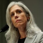 ΗΠΑ:-«Καρατομήθηκε»-η-διευθύντρια-των-cdc,-εν-μέσω-«πολέμου»-με-τον-Κένεντι