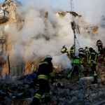 Ουκρανία:-Η-Ρωσία-επιτέθηκε-στο-κτίριο-της-ευρωπαϊκής-αντιπροσωπείας-–-Δέκα-οι-νεκροί-στο-Κίεβο