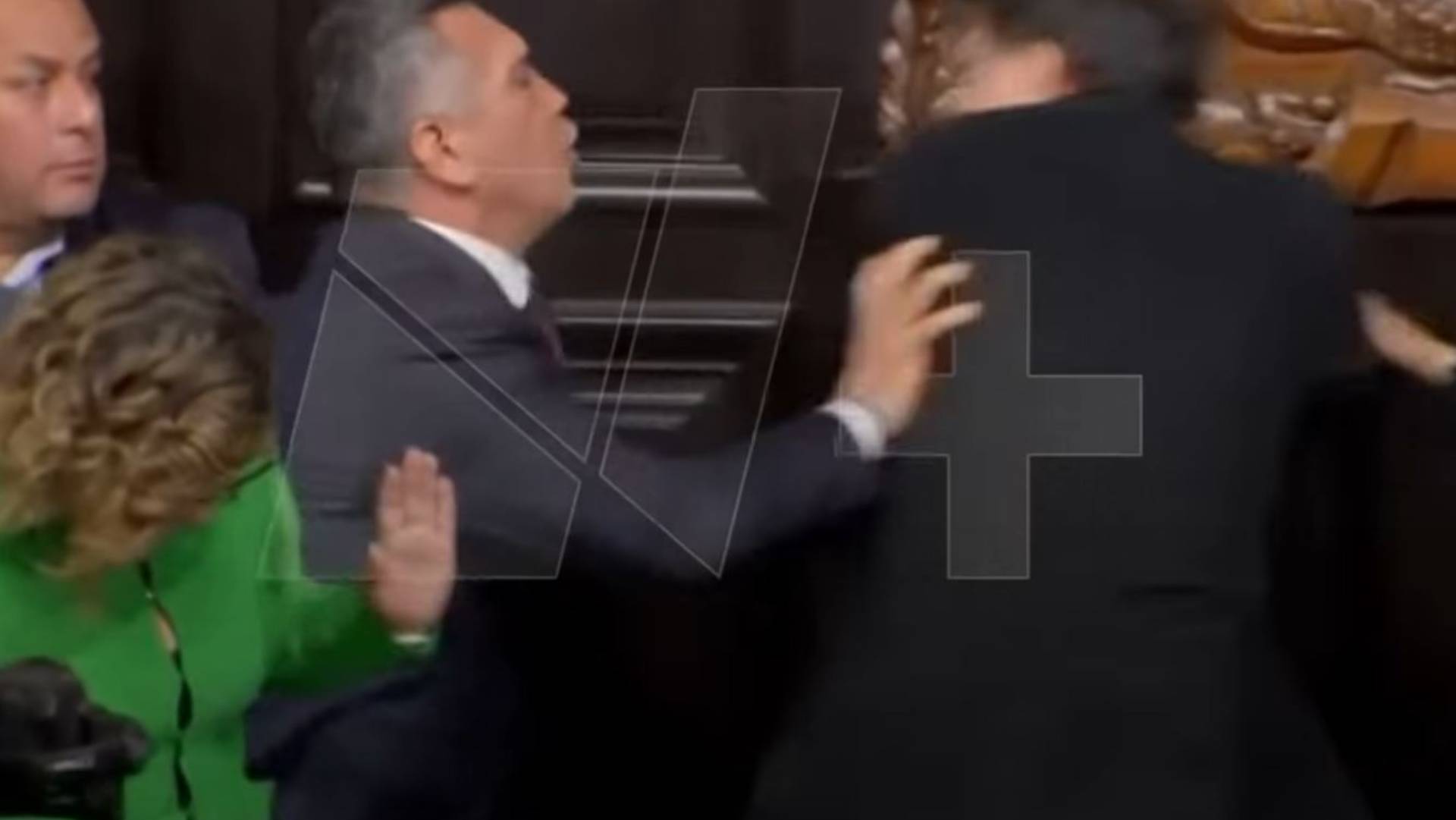 Μεξικό:-Αγριο-ξύλο-μεταξύ-πολιτικών-στη-Γερουσία-(βίντεο)