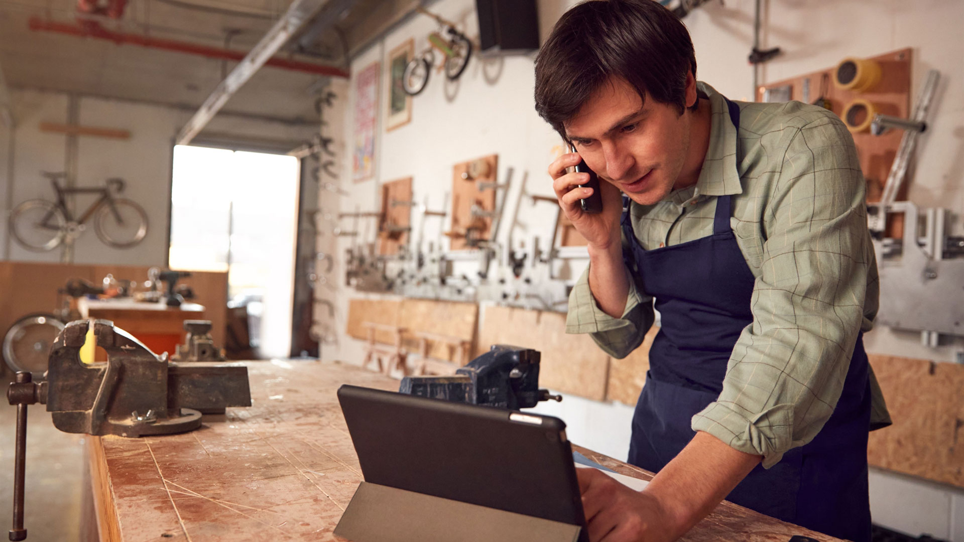 Η-μείωση-του-τζίρου-εντείνει-τις-πιέσεις-σε-μικρές-επιχειρήσεις