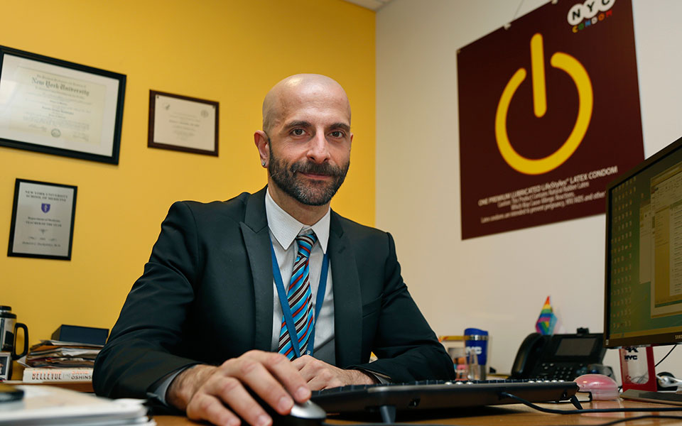 Δασκαλάκης:-Παραιτήθηκε-ο-επικεφαλής-εμβολιασμών-στις-ΗΠΑ-και-καταγγέλλει-αδιαφάνεια