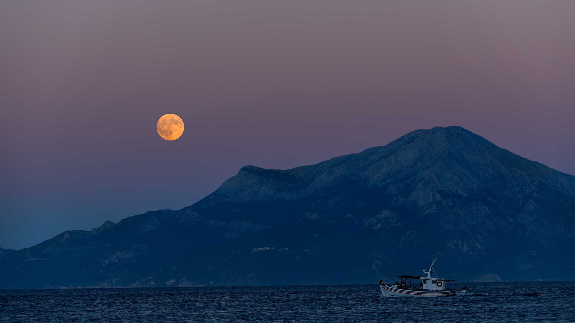 Τα-καλοκαίρια-στη-Σάμο-έχουν-κάτι-από-τη-δεκαετία-του-‘80