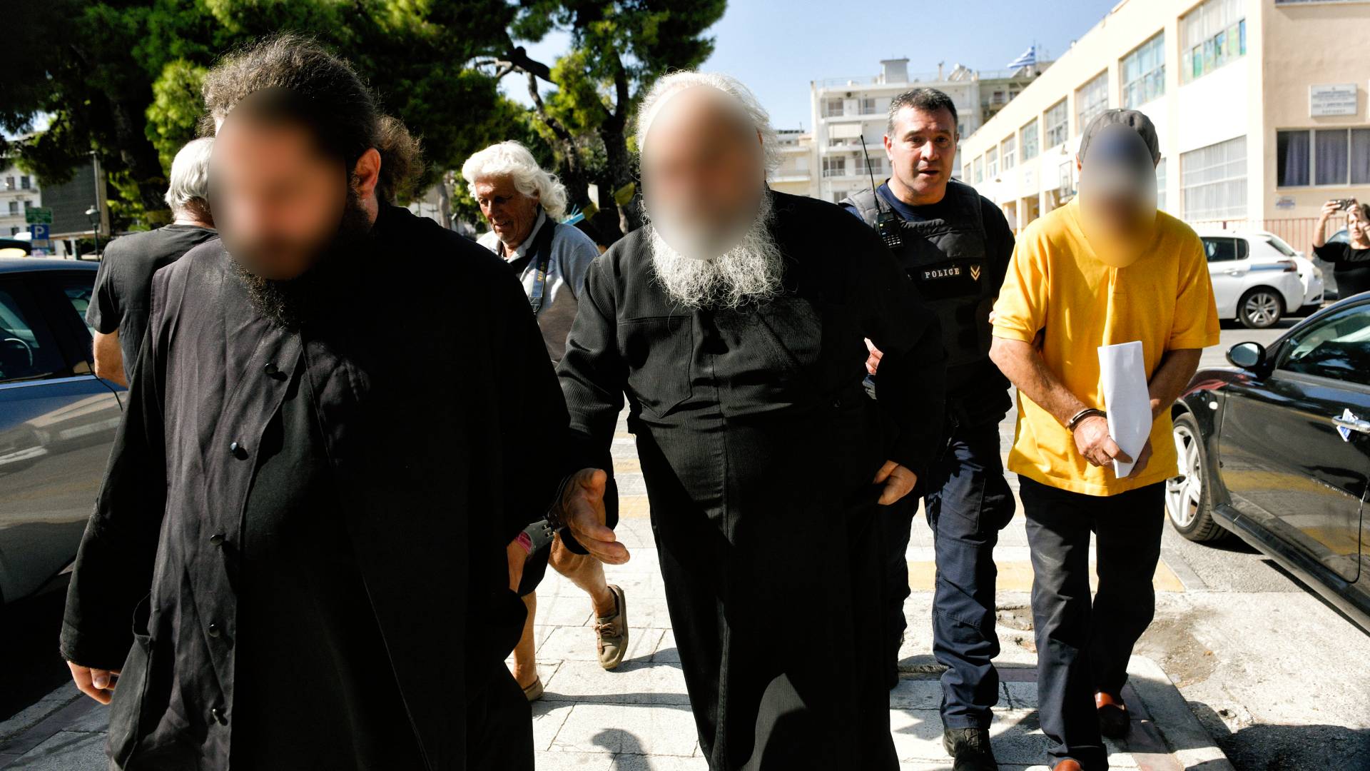 Μονή-Μεγάλου-Σπηλαίου:-Τι-ισχυρίστηκε-ο-ηγούμενος-για-τα-κειμήλια-του-18ου-αιώνα