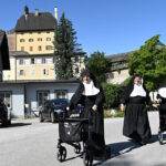 Καταληψίες-μοναχές