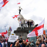 «unite-the-kingdom»:-Πάνω-από-100.000-διαδηλωτές-στο-Λονδίνο-–-Αντιδιαδηλώσεις-και-δρακόντεια-μέτρα