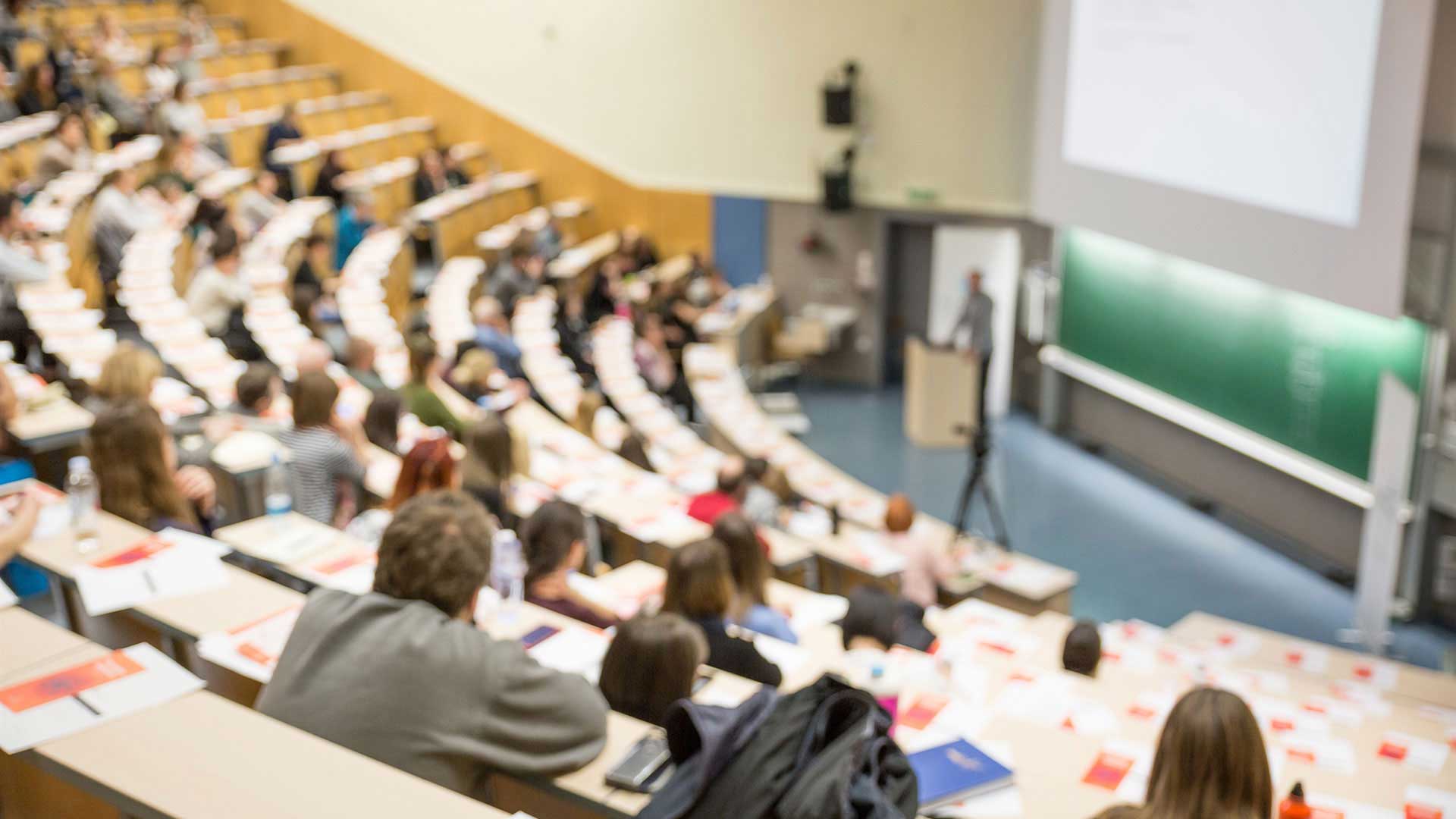 Υπέροχη-χώρα,-αλλά-πολύ-«εγώ»