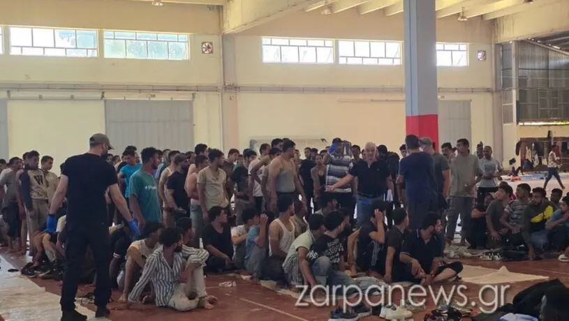 Κρήτη:-Πάνω-από-1.100-μετανάστες-στην-Αγυιά,-ενώ-φτάνουν-συνεχώς-βάρκες