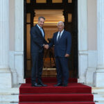 live:-Οι-δηλώσεις-Μητσοτάκη-–-Κόστα-από-το-Μαξίμου