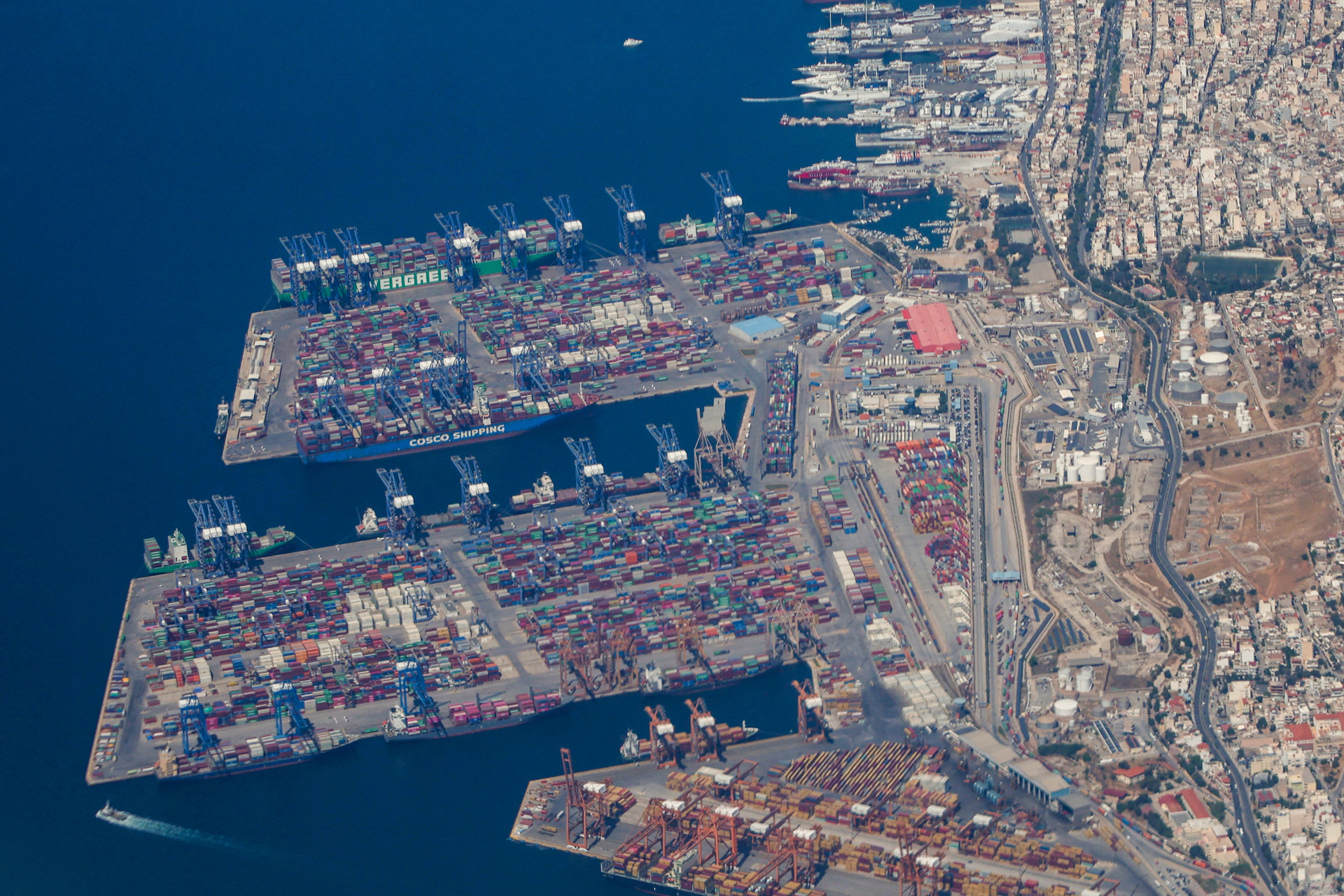 reuters:-Στο-στόχαστρο-των-ΗΠΑ-τα-υπό-κινεζικό-έλεγχο-λιμάνια-–-Από-τον-Πειραιά-έως-την-Καραϊβική