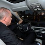 Ο-Ερντογάν-πίσω-από-το-τιμόνι-του-νέου-ηλεκτρικού-αυτοκινήτου-της-Τουρκίας