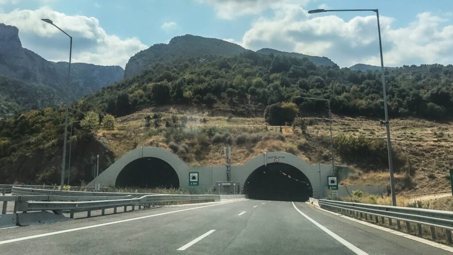 Τούνελ-Τεμπών:-Οι-κάμερες-«έπιασαν»-επτά-στους-10-οδηγούς-για-υπερβολική-ταχύτητα