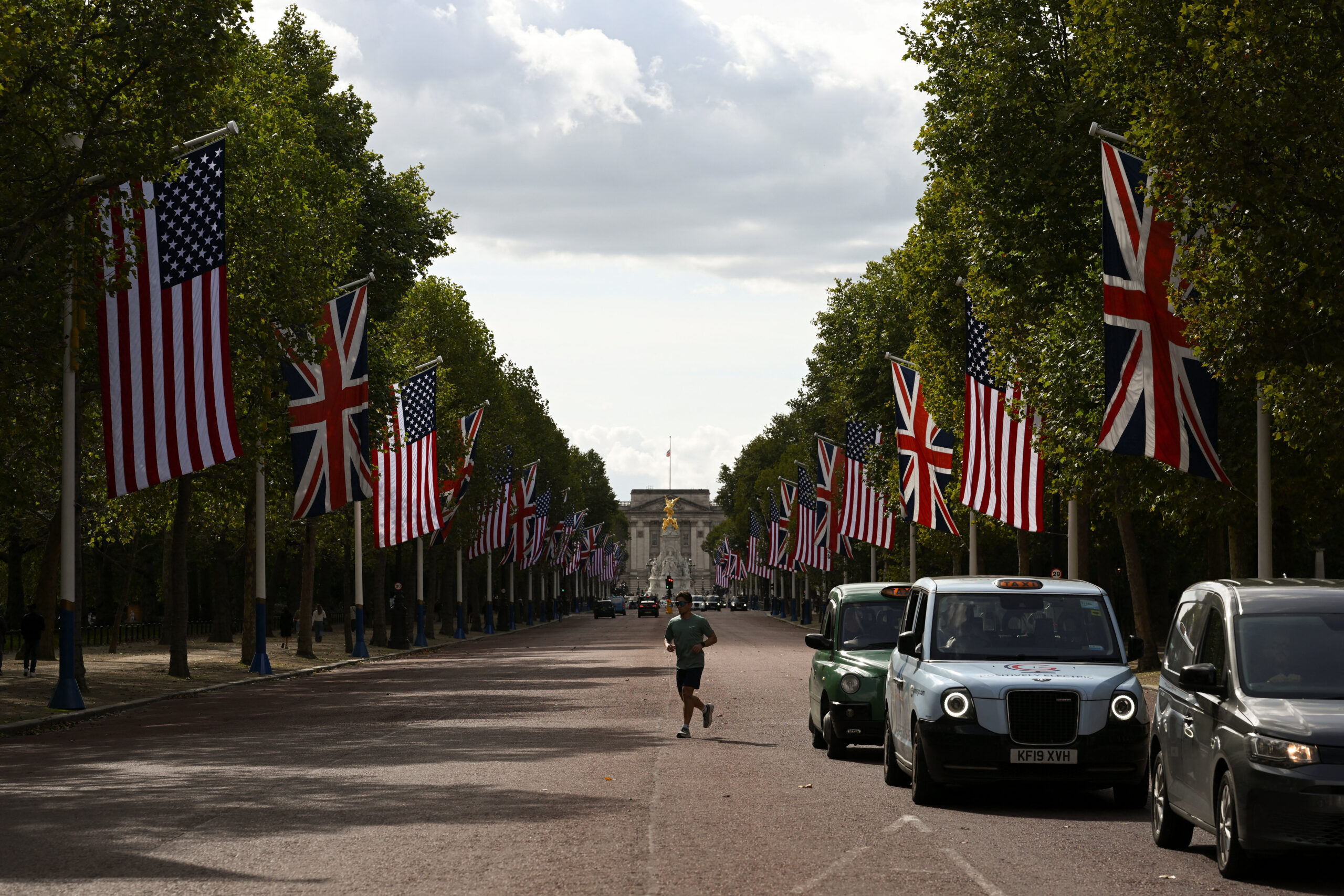 Βασιλική-υποδοχή-για-τον-Τραμπ-στη-Βρετανία-–-Τι-φέρνει-η-«ιστορική»-επίσκεψη