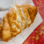 Ποντσίκ-και-πιροσκί-στη-Χαλκέων:-η-πιο-νόστιμη-ουρά-της-πόλης