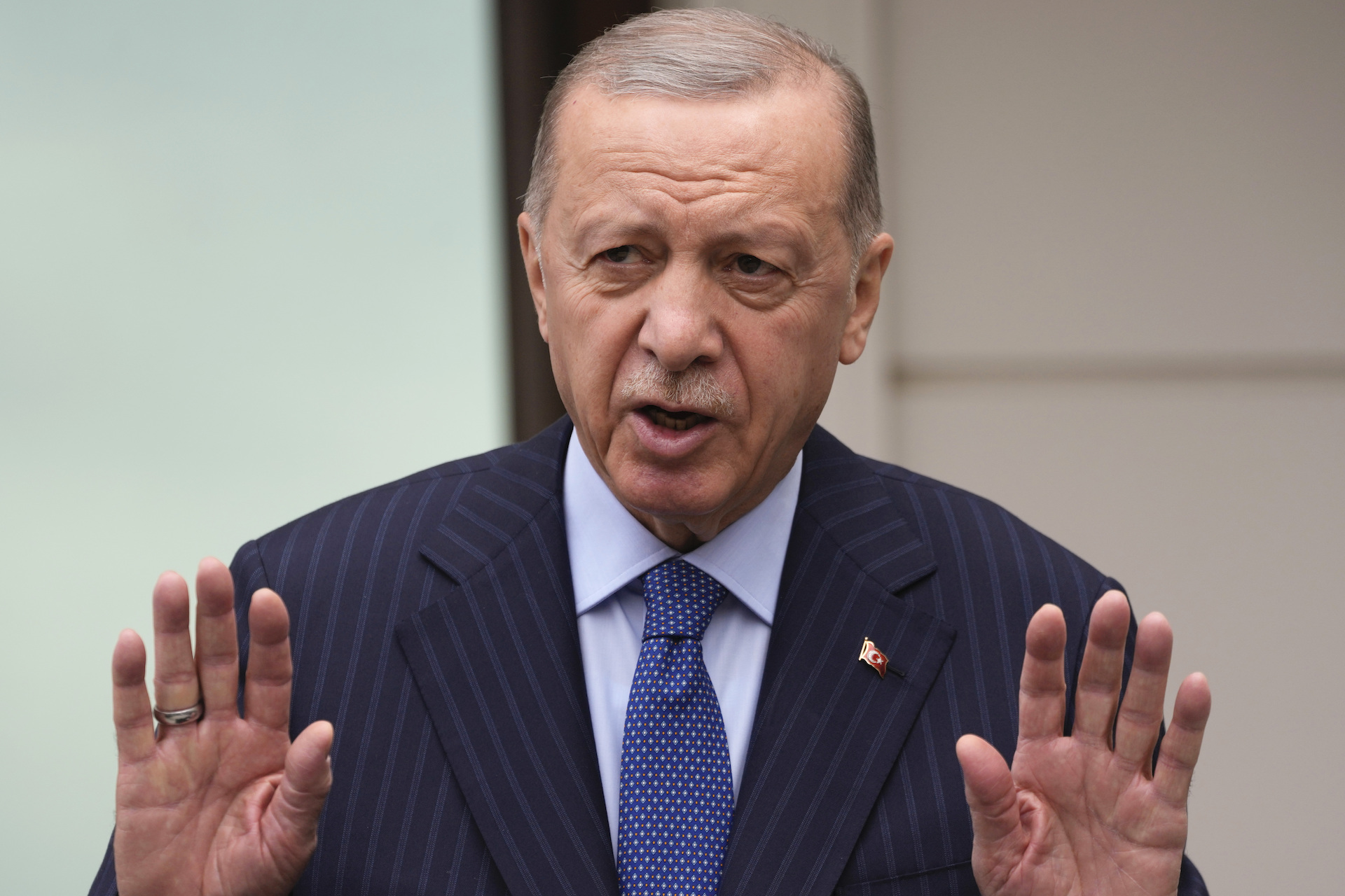 Ερντογάν:-Τι-είπε-για-Ουκρανικό,-Συρία-και-Ισραήλ-κατά-την-επιστροφή-του-από-την-Κίνα