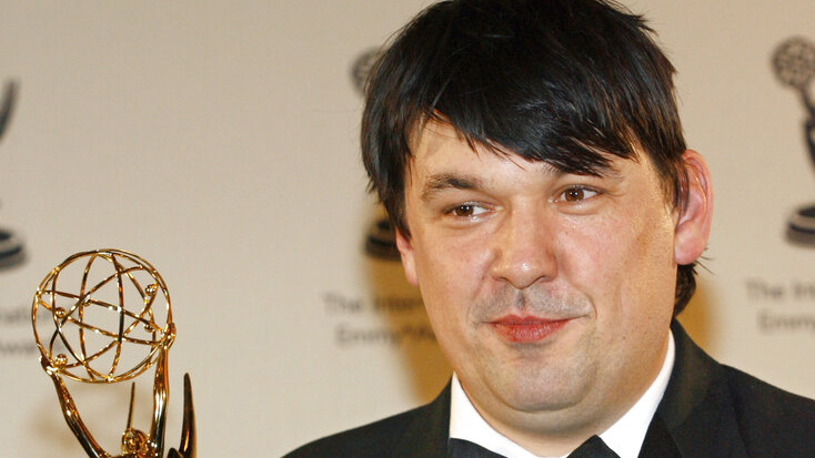 Βρετανία:-Ο-δημιουργός-του-father-ted-«συνελήφθη-για-αναρτήσεις-στο-Χ»