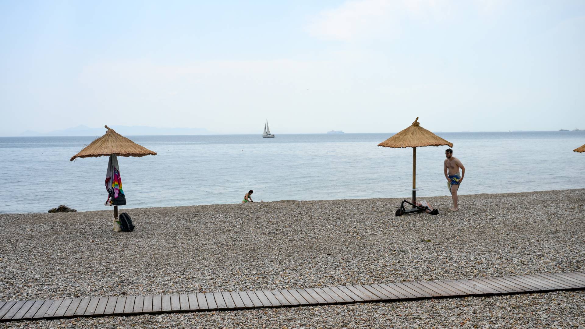 Καιρός:-Πού-αναμένονται-βροχές-και-καταιγίδες-–-Εως-37-βαθμούς-η-θερμοκρασία