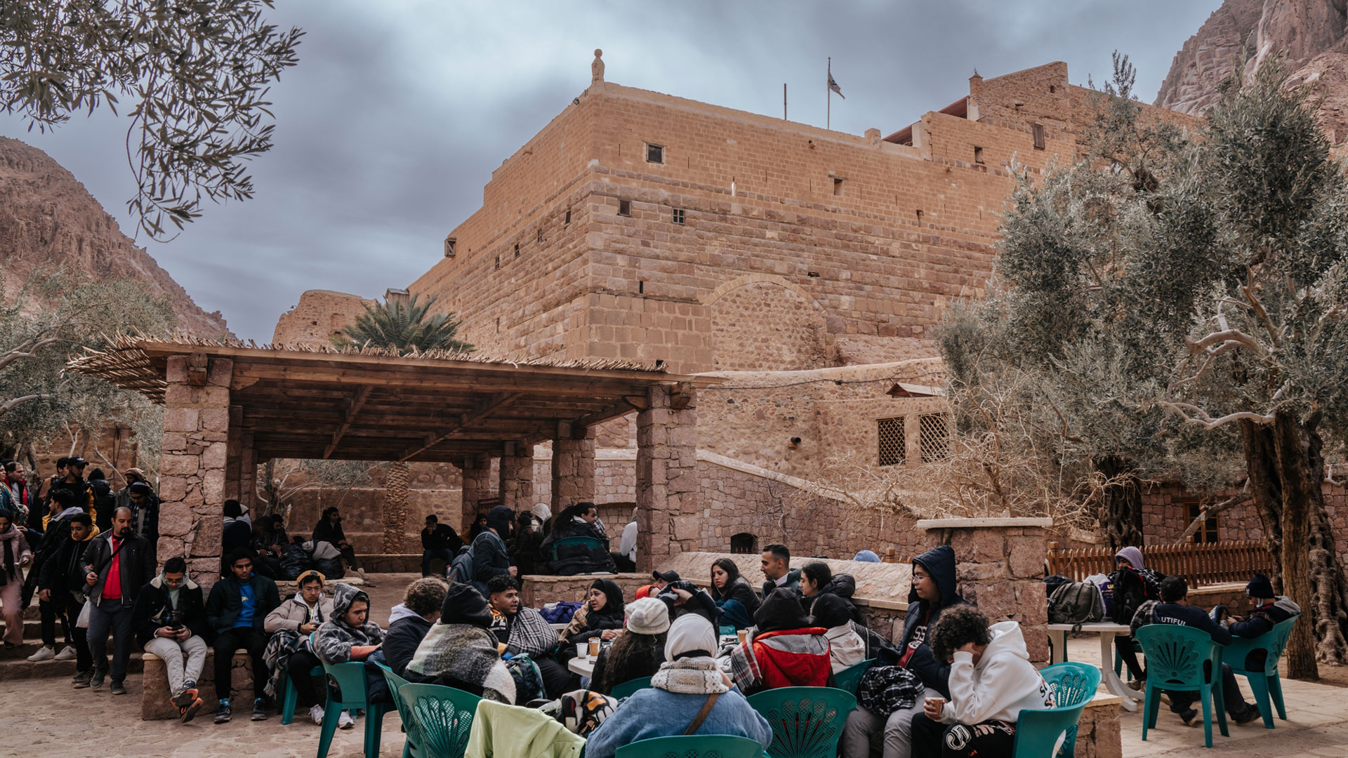 Μονή-Σινά:-Σενάριο-για-απομάκρυνση-του-Δαμιανού