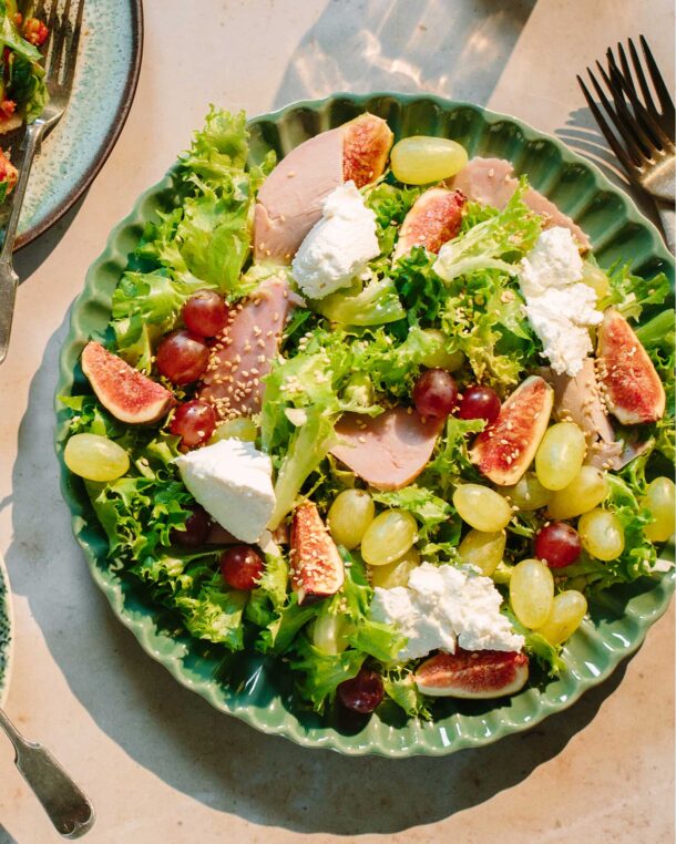 Σταφύλι-στο-φαγητό:-18-αλμυρές-συνταγές,-από-δροσερές-σαλάτες-μέχρι-μαγειρευτά