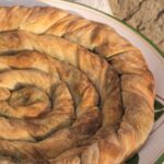 Στριφτή-χορτόπιτα-με-σέσκουλα,-ρεθυμνιώτικη