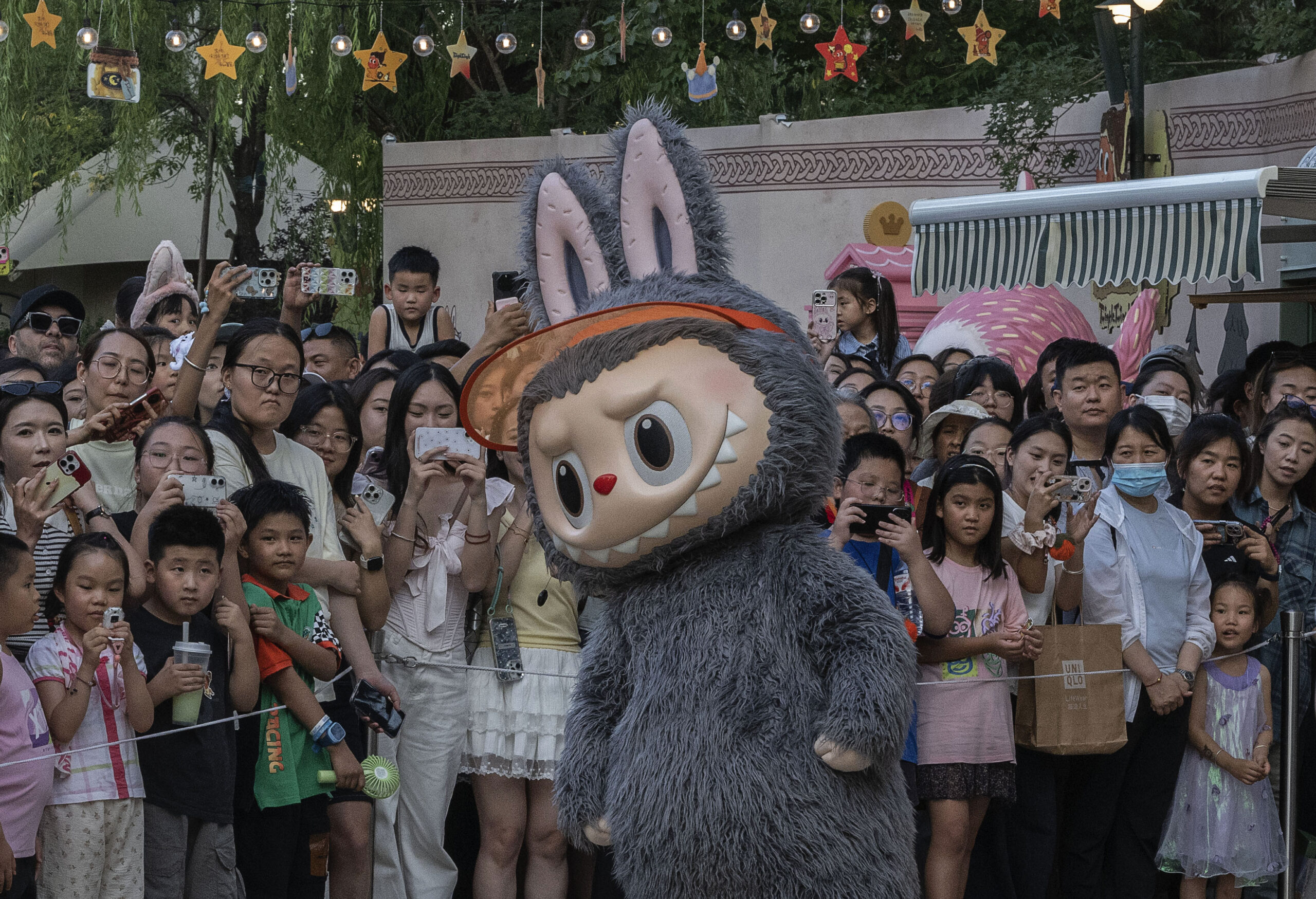 Τα-«ομορφάσχημα»-κουκλάκια-–-Στο-περιοδικό-«Κ»-την-Κυριακή-7/9-με-την-«Καθημερινή»