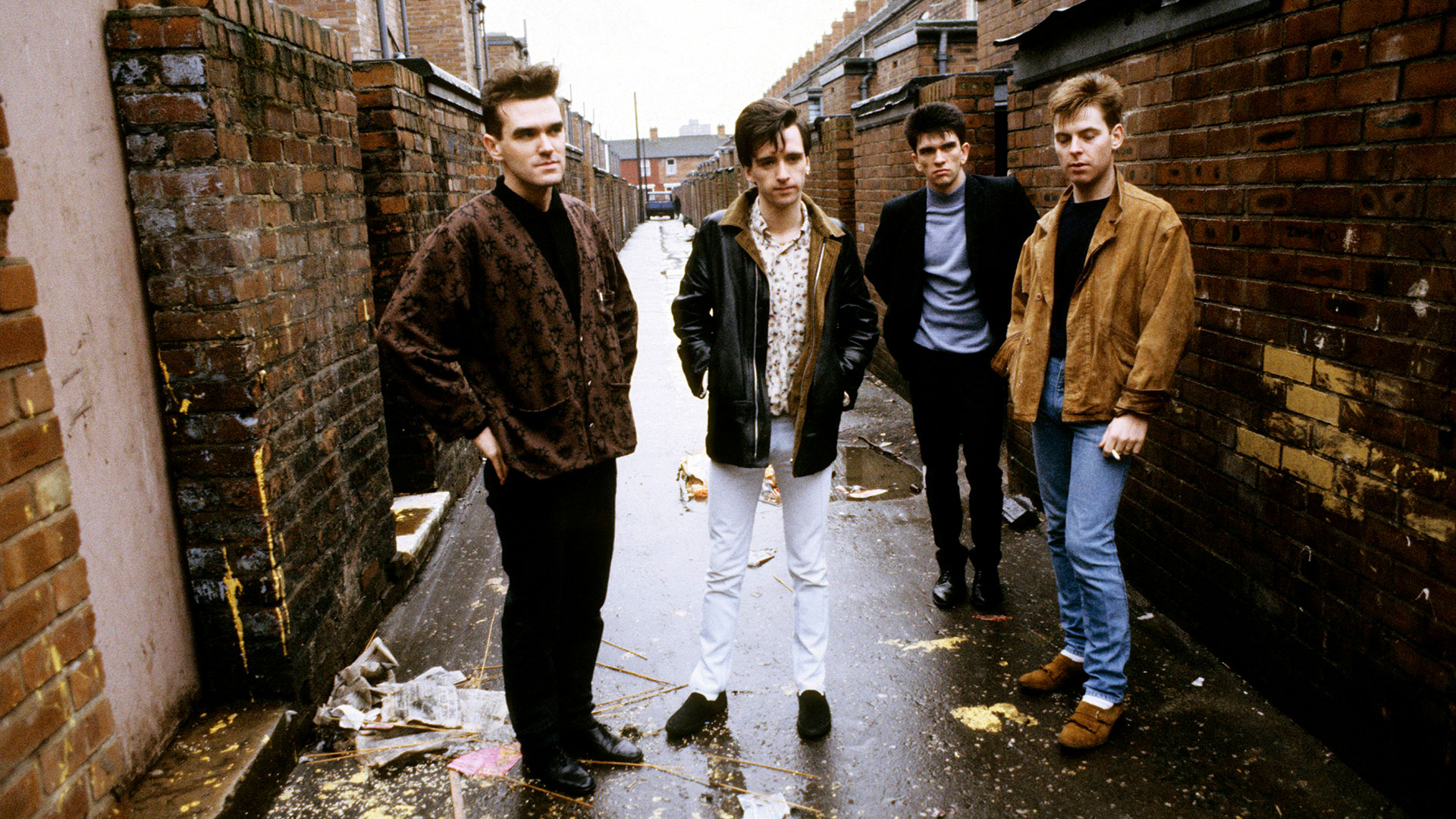 Ο-Μορισέι-βάζει-πωλητήριο-στους-the-smiths