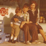 «Εμείς-μεγαλώσαμε-στο-μαγαζί.-Ο-γιoς-μου-γιατί-να-το-κάνει;»