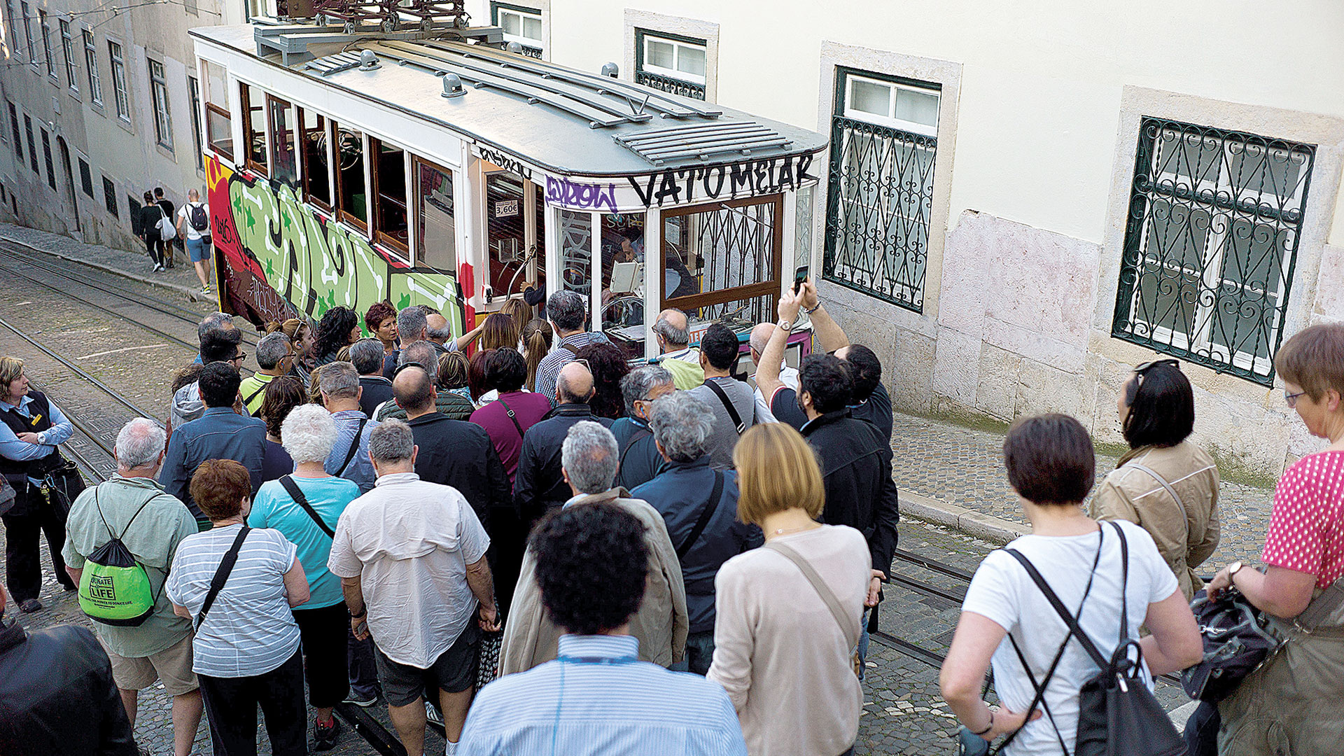 da-gloria.-Το-τελεφερίκ-–-ξεναγός-και-«μνημείο»-εν-κινήσει-της-Λισσαβώνας
