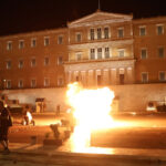 Επεισόδια-στο-Σύνταγμα-μετά-τη-συγκέντρωση-για-τα-Τέμπη