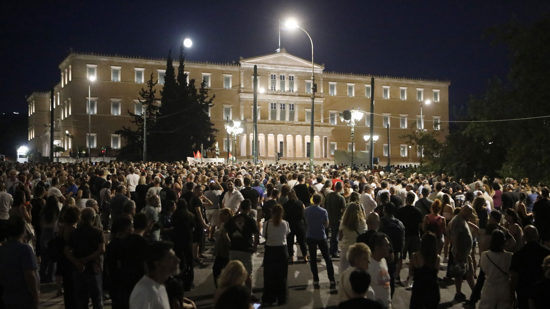 Συγκέντρωση-για-τα-Τέμπη:-Είκοσι-προσαγωγές-και-δύο-συλλήψεις-στο-κέντρο-της-Αθήνας