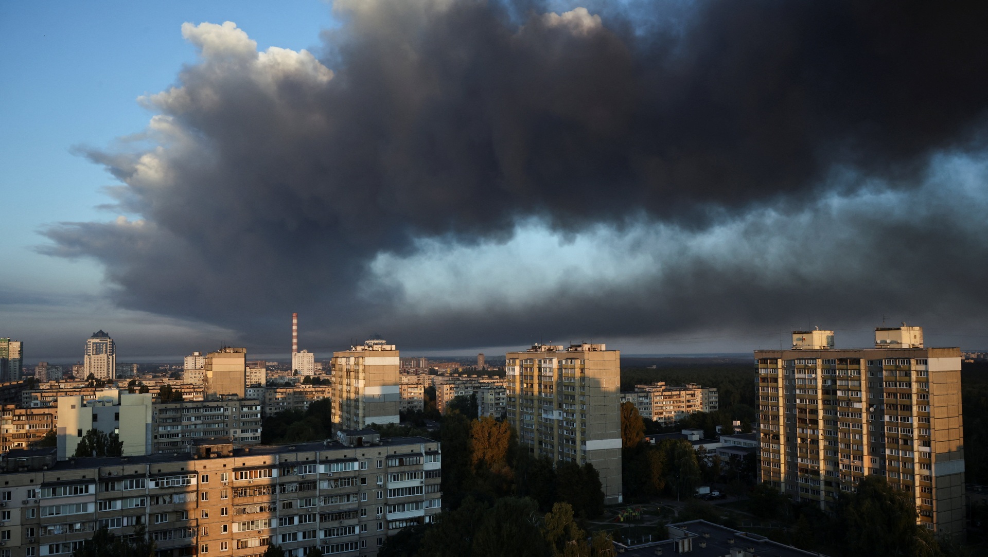 Ουκρανία:-Μία-νεκρή-και-οκτώ-τραυματίες-από-νέα-ρωσική-επίθεση-κατά-του-Κιέβου