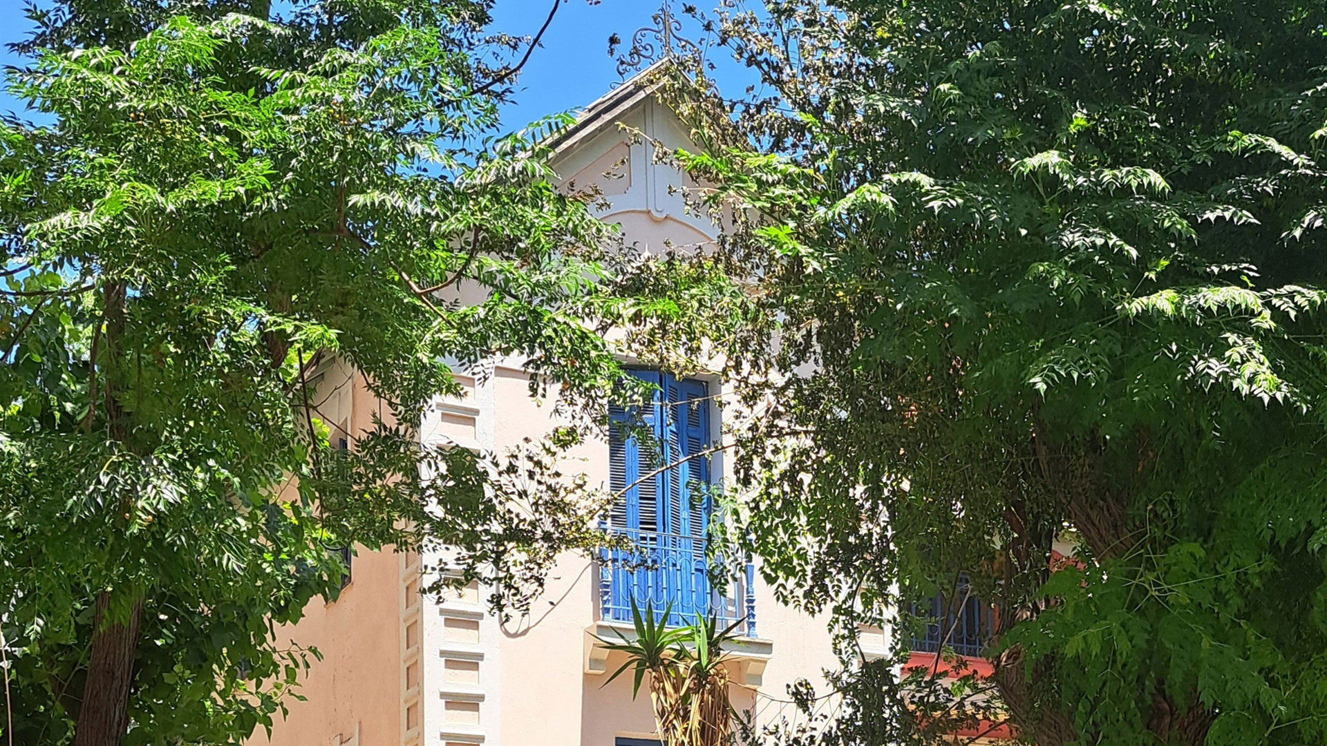 Τα-παραμυθόσπιτα-των-Πατησίων