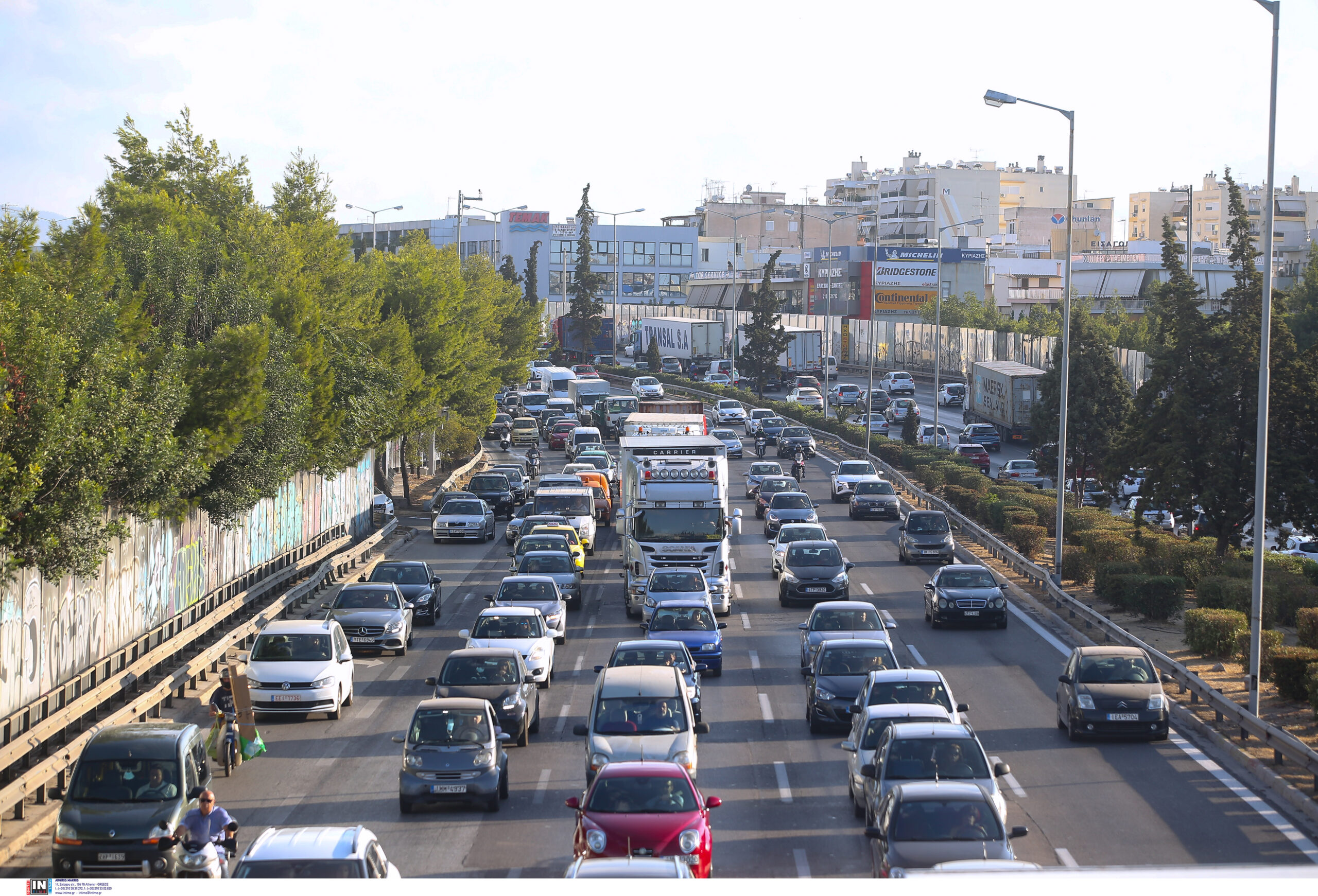 Κίνηση-στους-δρόμους:-Στο-«κόκκινο»-ξανά-ο-Κηφισός-–-Πού-αλλού-εντοπίζονται-προβλήματα