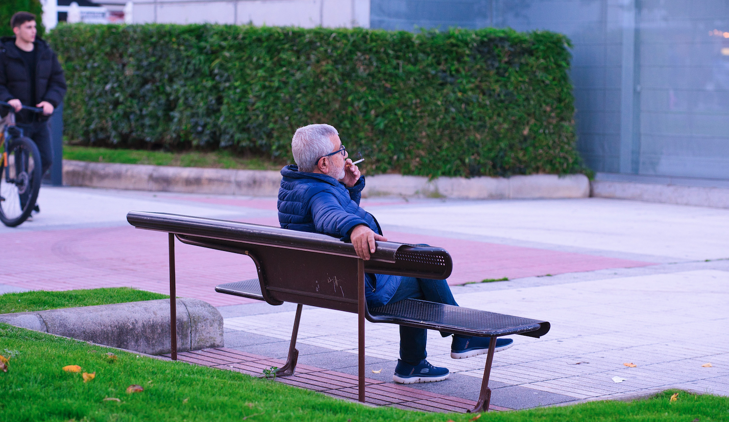 Ισπανία:-Σχεδιάζει-απαγόρευση-καπνίσματος-σε-εξωτερικούς-χώρους