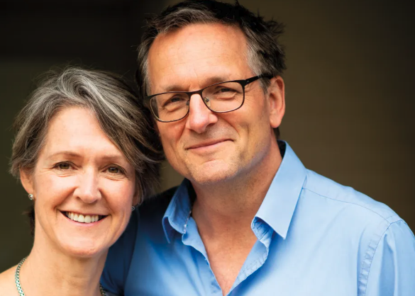 «Τρώγοντας-χωρίς-τον-νεκρό-σύζυγό-μου»:-Ενας-χρόνος-από-την-τραγωδία-του-Μάικλ-Μόσλεϊ-στη-Σύμη