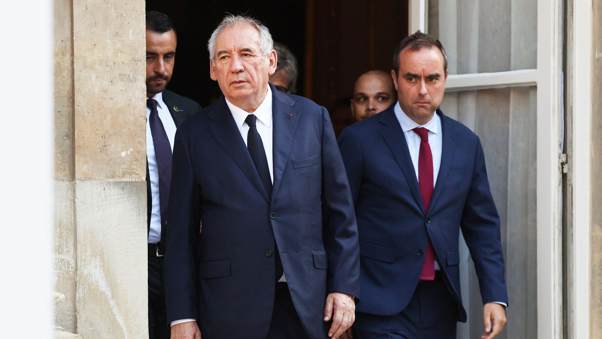 Γαλλία:-Το-στοίχημα-του-Μακρόν-με-τον-Λεκορνί-–-Τι-σηματοδοτεί-η-επιλογή-του