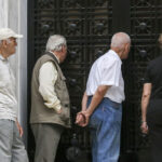 Αύξηση-συντάξεων-2,3%-2,4%-το-2026