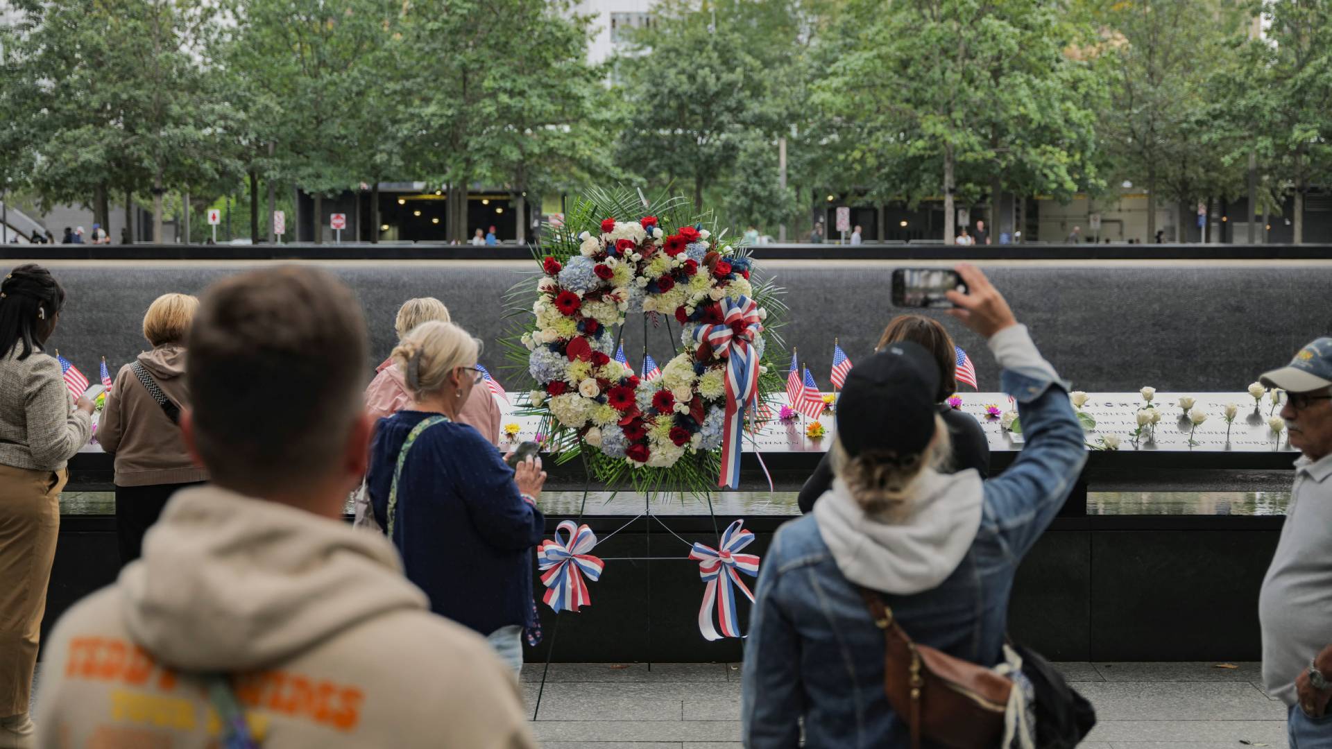 Νέα-Υόρκη:-Τιμά-την-επέτειο-της-11ης-Σεπτεμβρίου-εν-μέσω-εκλογικής-αντιπαράθεσης