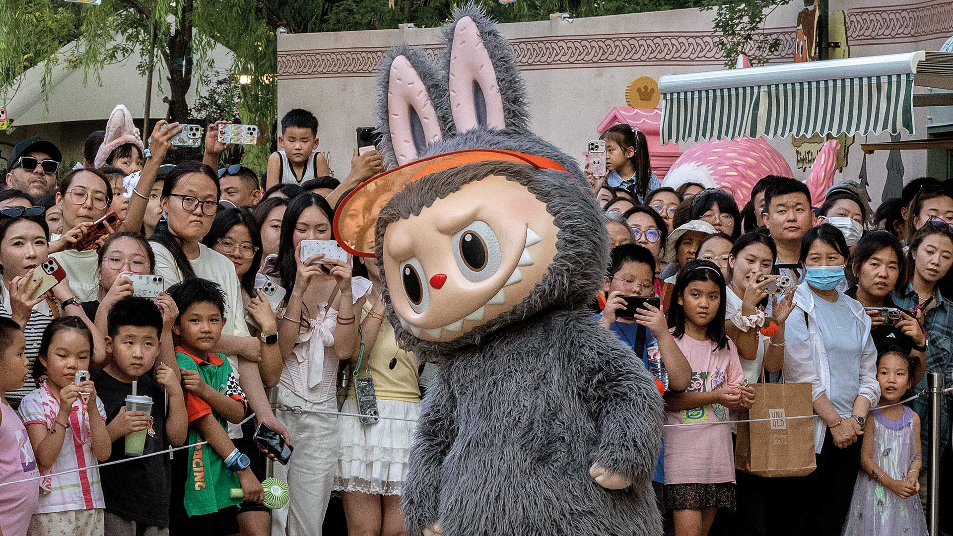 Τι-λένε-οι-ψυχολόγοι-για-τη-μανία-με-τα-labubu