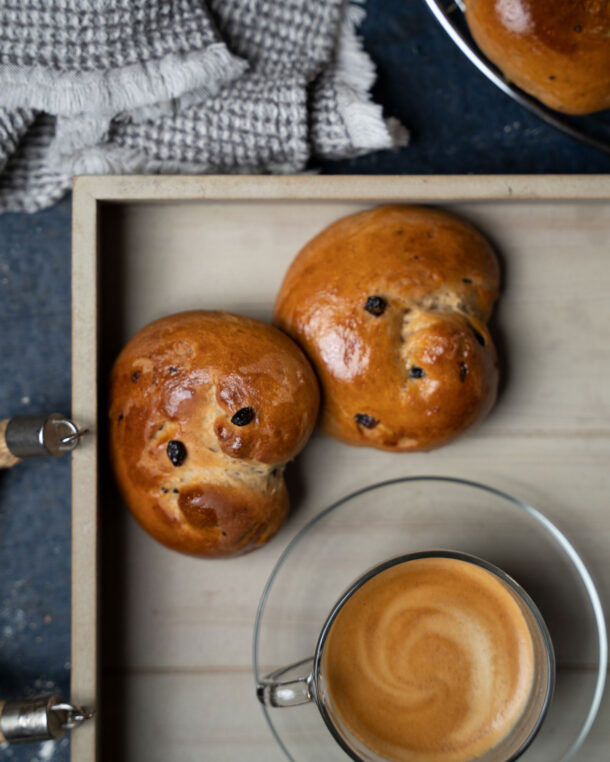 Σταφιδόψωμο:-5-συνταγές-για-το-γλυκό-ψωμάκι-των-σχολικών-μας-χρόνων