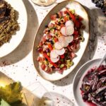 Μπαρμπούνια-μαρινάτα-με-πιπεριές-Φλωρίνης,-σταφίδες-και-κουκουνάρια