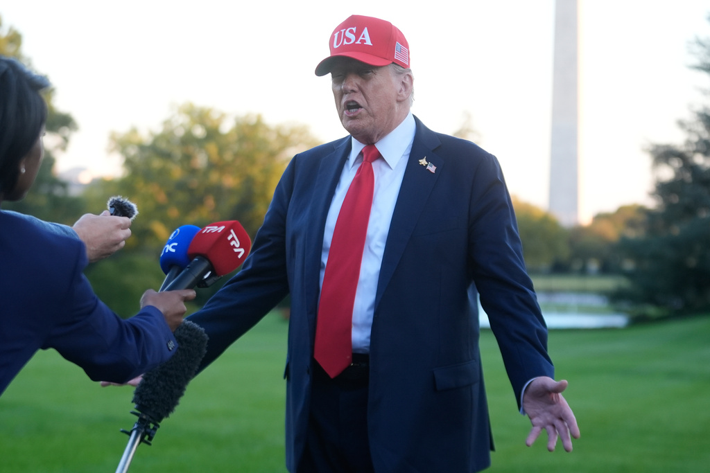 Τραμπ:-Δασμός-25%-στις-εισαγωγές-βαρέων-φορτηγών-οχημάτων