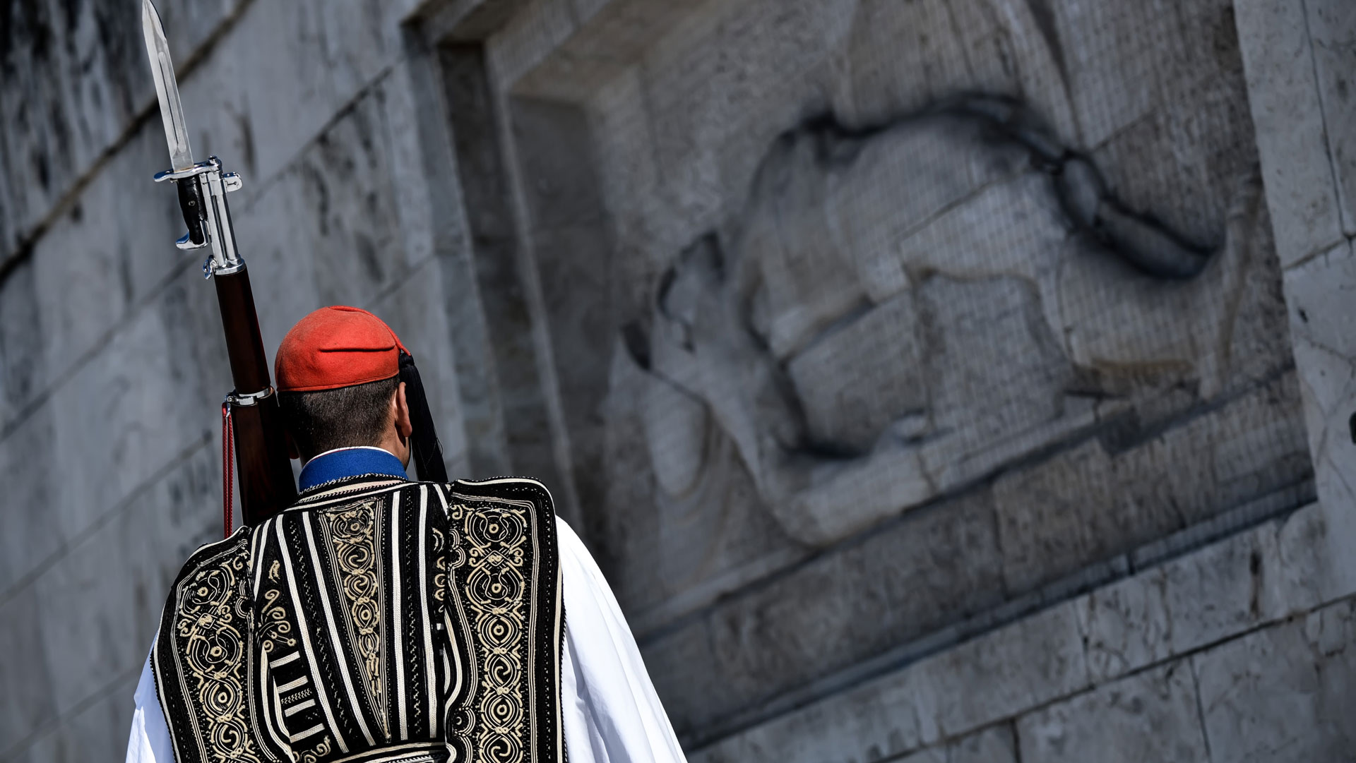 Πολιτική-αντιπαράθεση-για-το-Μνημείο-του-Αγνωστου-Στρατιώτη