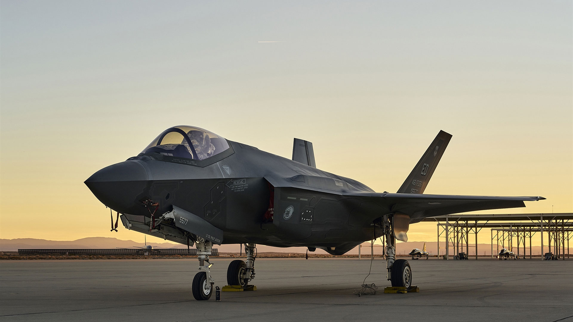 Μάικλ-Γουίλιαμσον-στην-«Κ»:-Τα-drones-δεν-αντικαθιστούν-τα-f-35