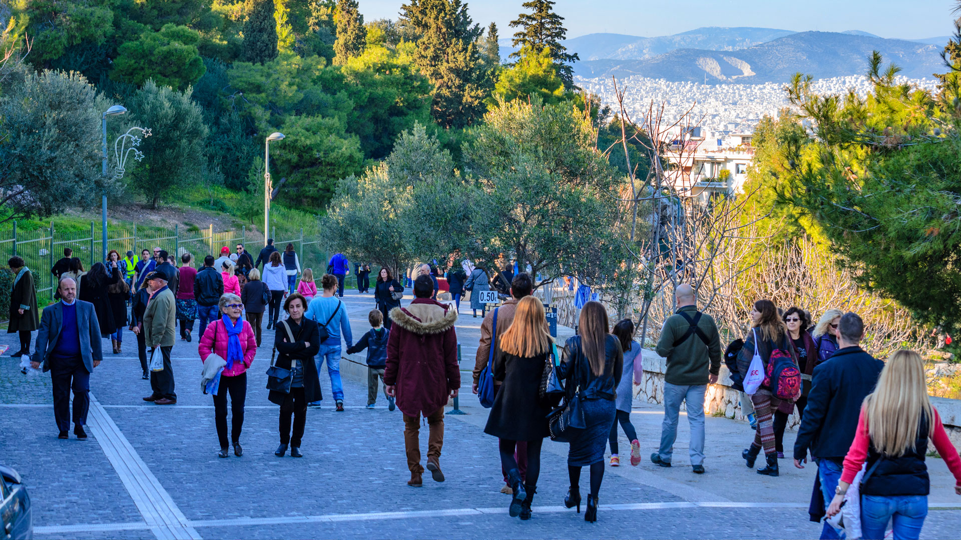 Δημοσκόπηση:-Πώς-βλέπουν-οι-πολίτες-μια-τρίτη-θητεία-ΝΔ.-και-τι-περιμένουν-από-τον-Τσίπρα