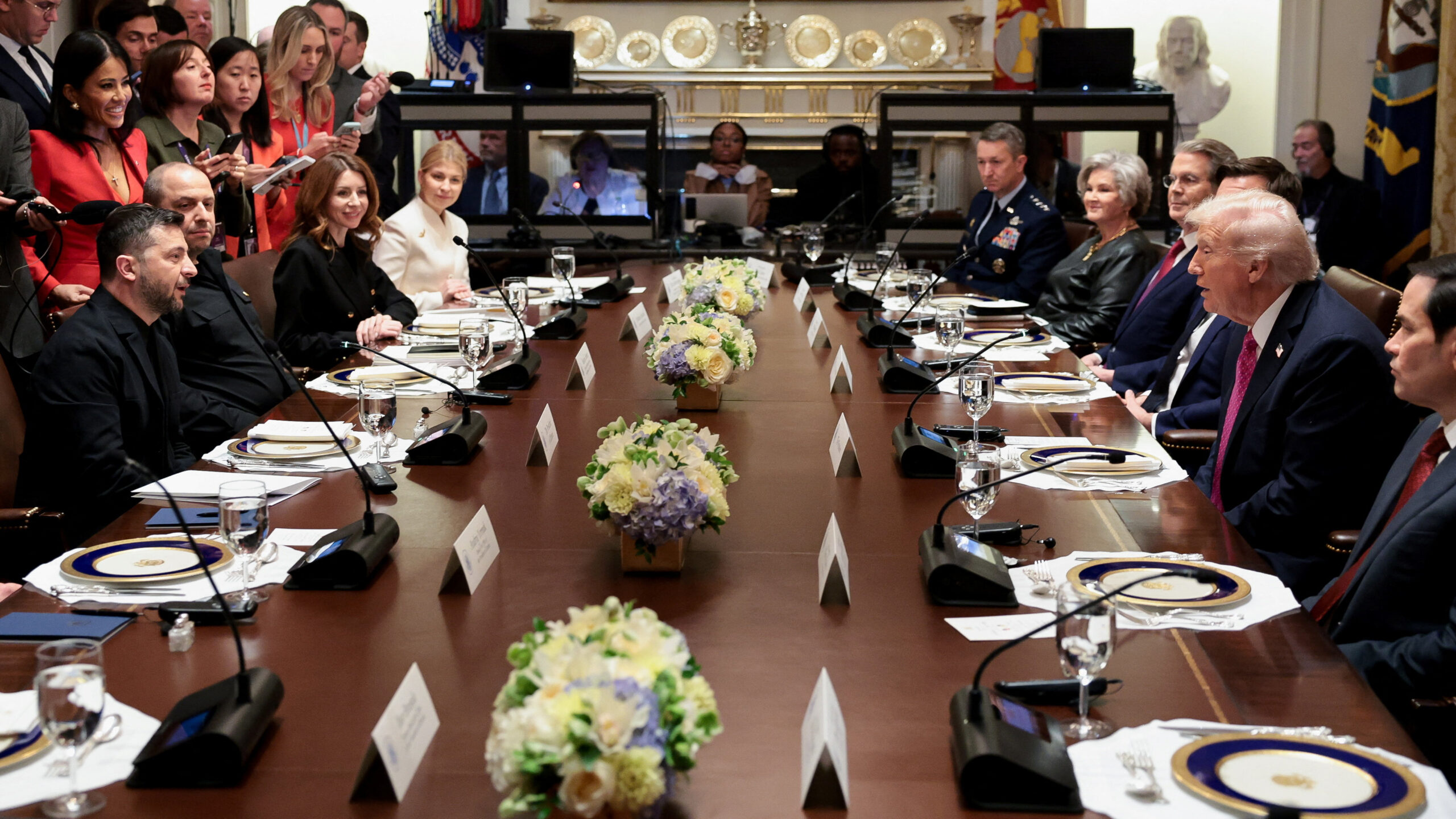 Τραμπ-σε-Ζελένσκι:-Θέλω-να-τελειώσει-ο-πόλεμος,-όχι-να-δώσω-tomahawk