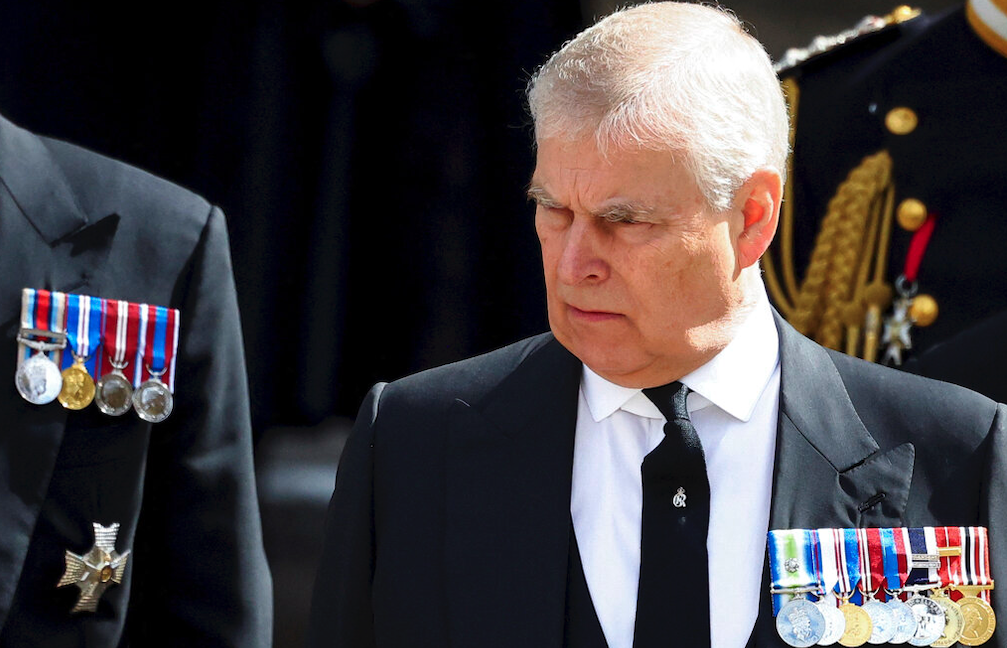 Ο-πρίγκιπας-Αντριου-εγκαταλείπει-τους-βασιλικούς-τίτλους